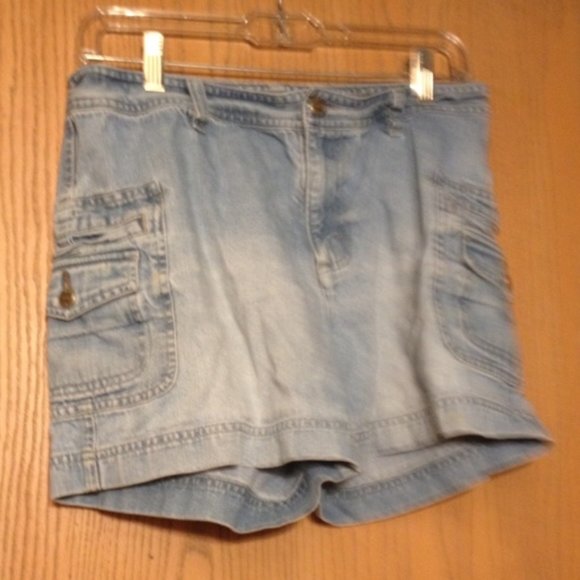 Lee Riveted Short - Picture 1 of 3